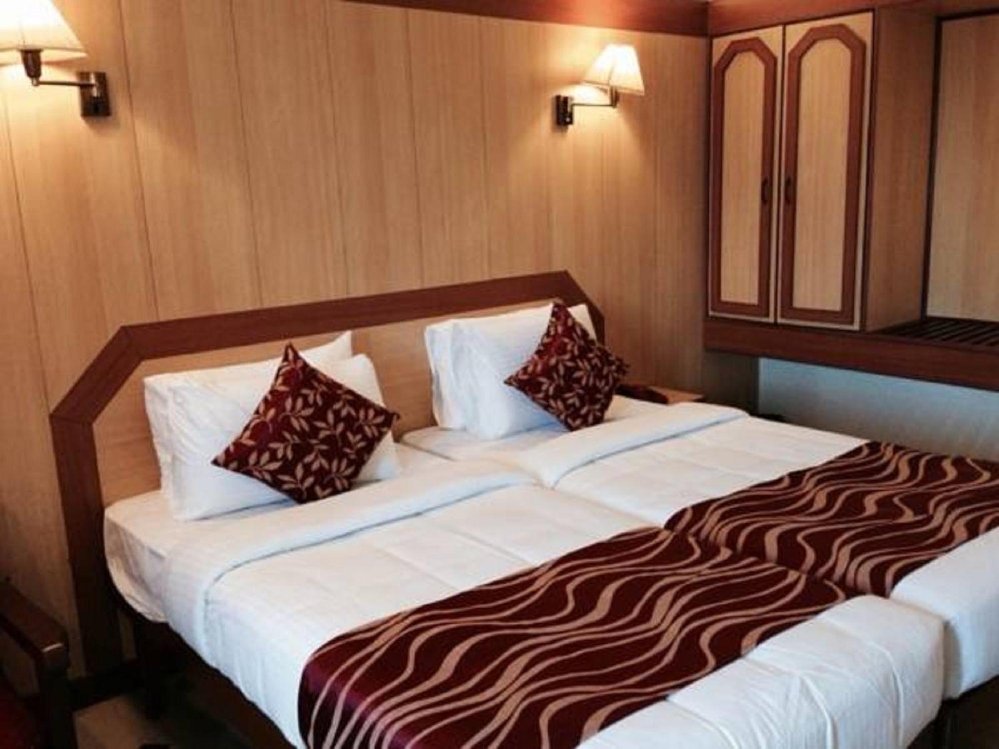 Hotel Swagath Bangalore Esterno foto